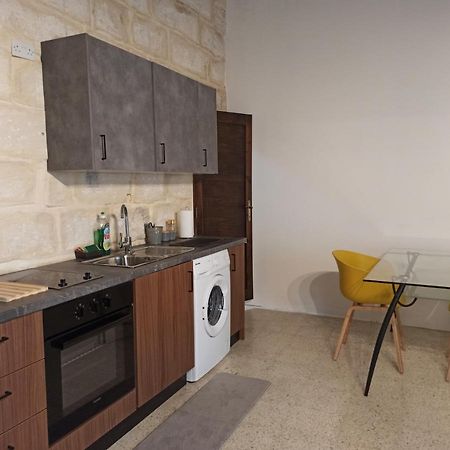 Beautiful Studio Apartment In Qormi Malta エクステリア 写真